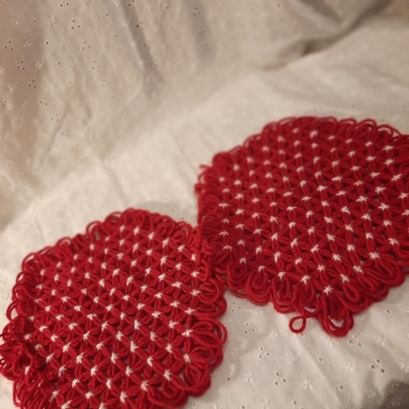 Vintage Octagon Hand Crocheted‎ Trivets Red and White Fringed - Picture 4 of 9